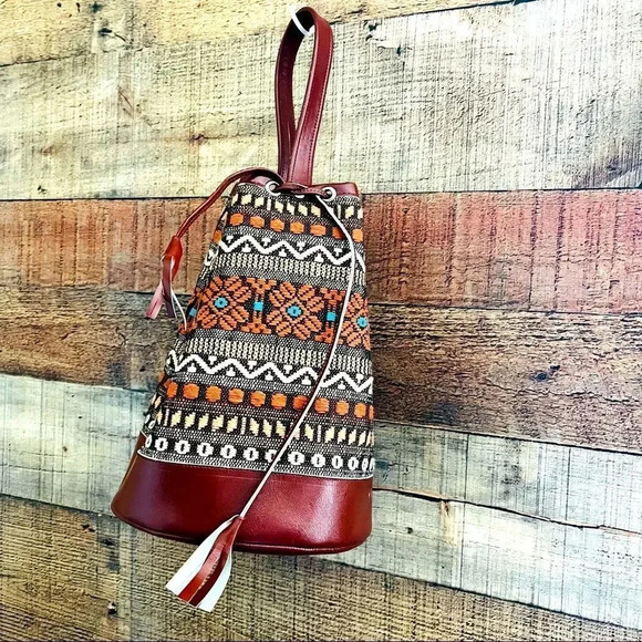 Huipil Guatemalan Artisan Drawstring Leather Hand/Wristlet - Picture 1 of 7